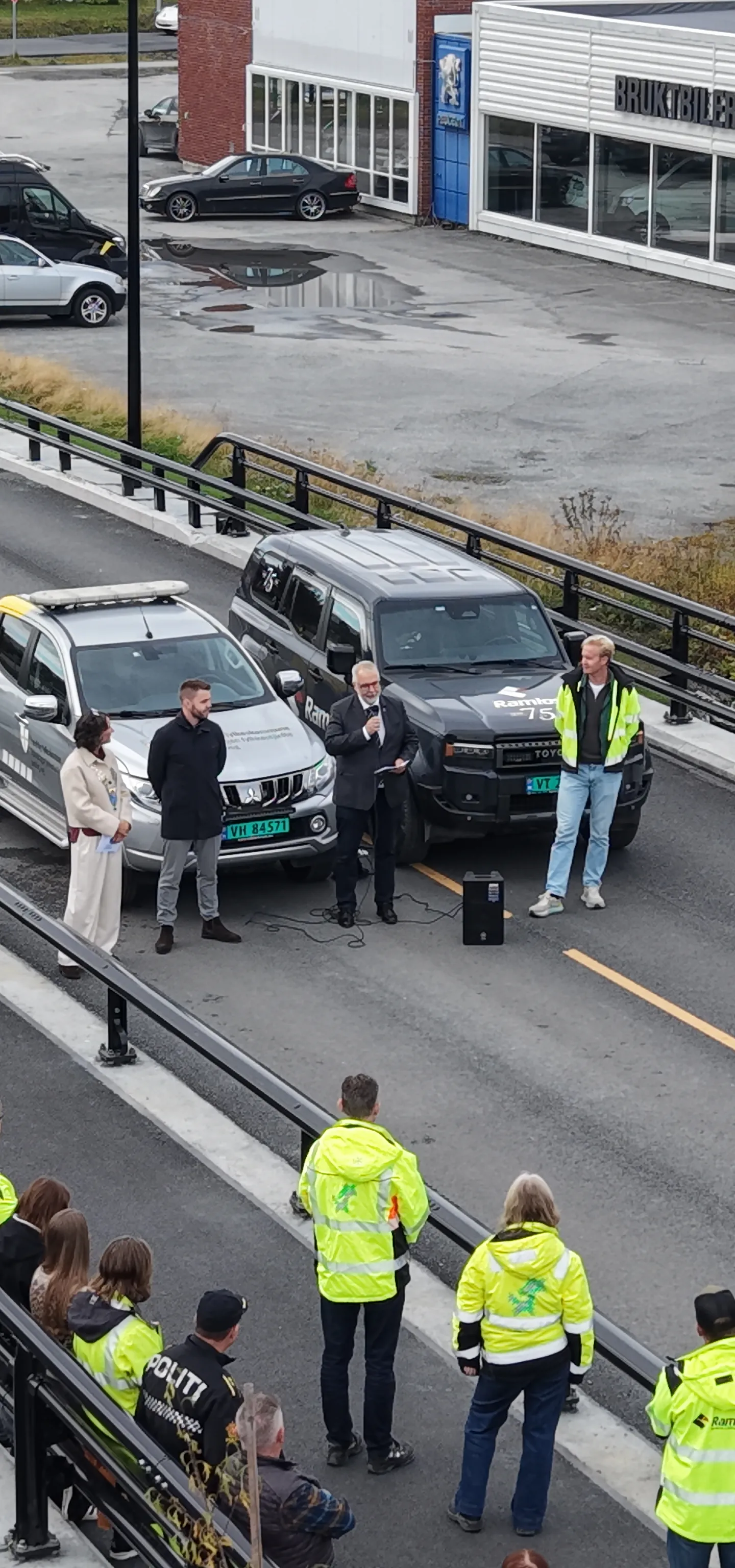 Snorklipping på åpning av Almå bru.
